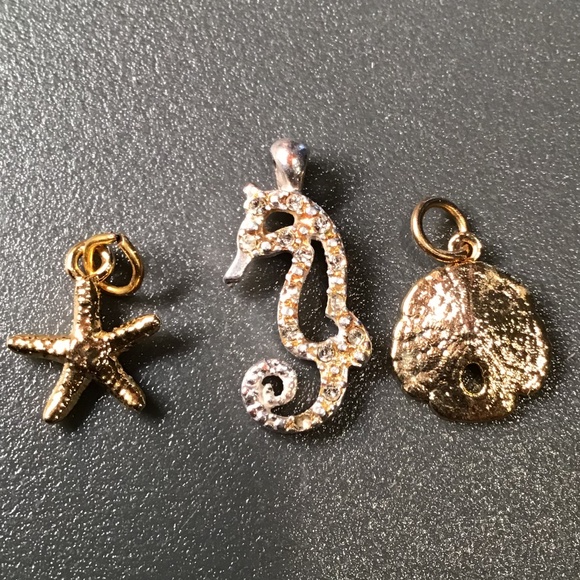 GOLD TONE MINI-PETITE FASHION JEWELRY CHARMS - Picture 1 of 2